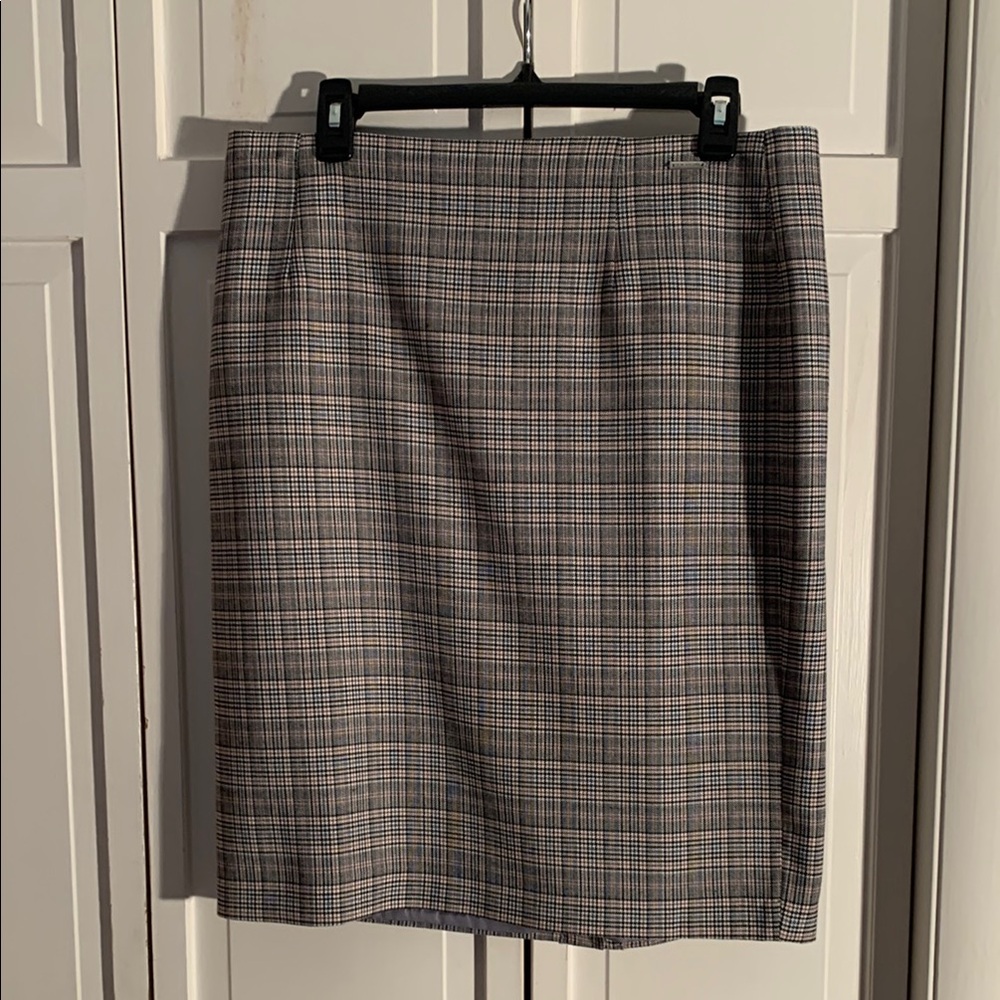 Tahari Black and Cream Plaid Pencil Skirt Knee-length 🆕